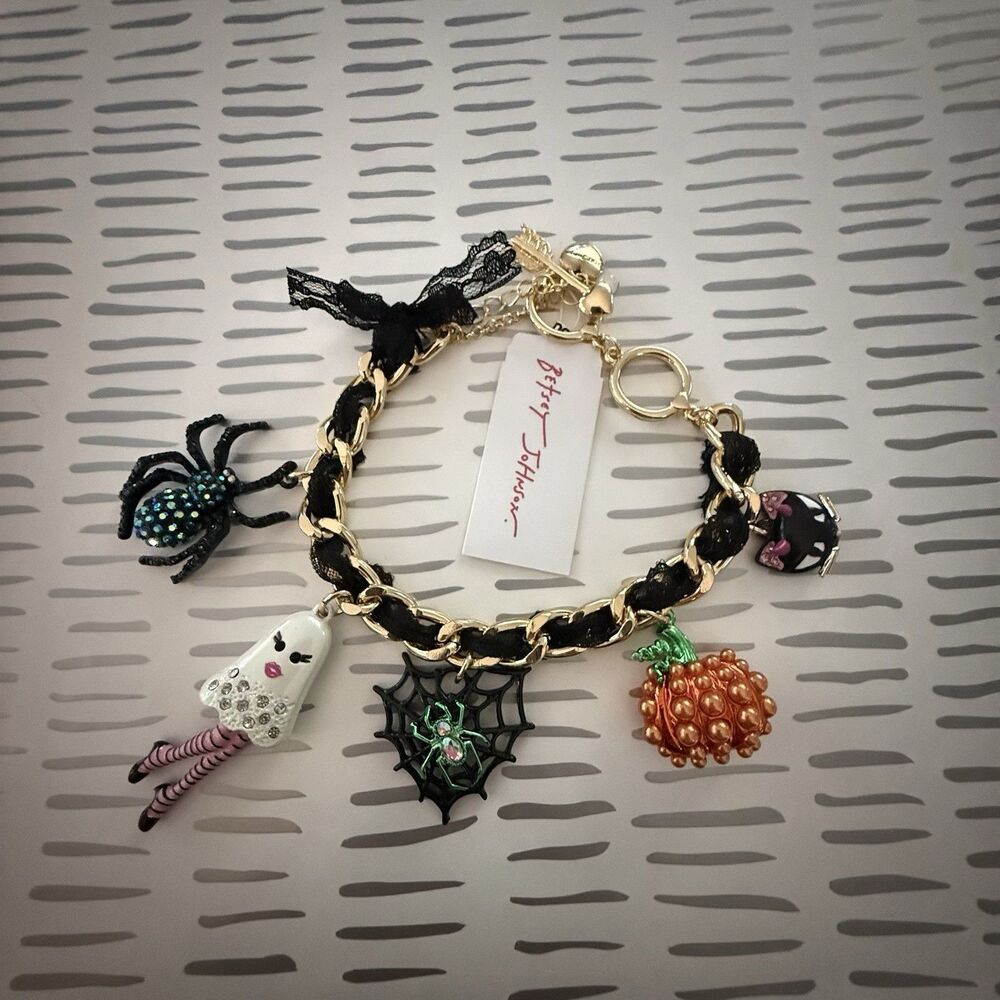 Betsey Johnson Halloween Charm Bracelet Cat Spider Lady Ghost Pumpkin Gems NWT